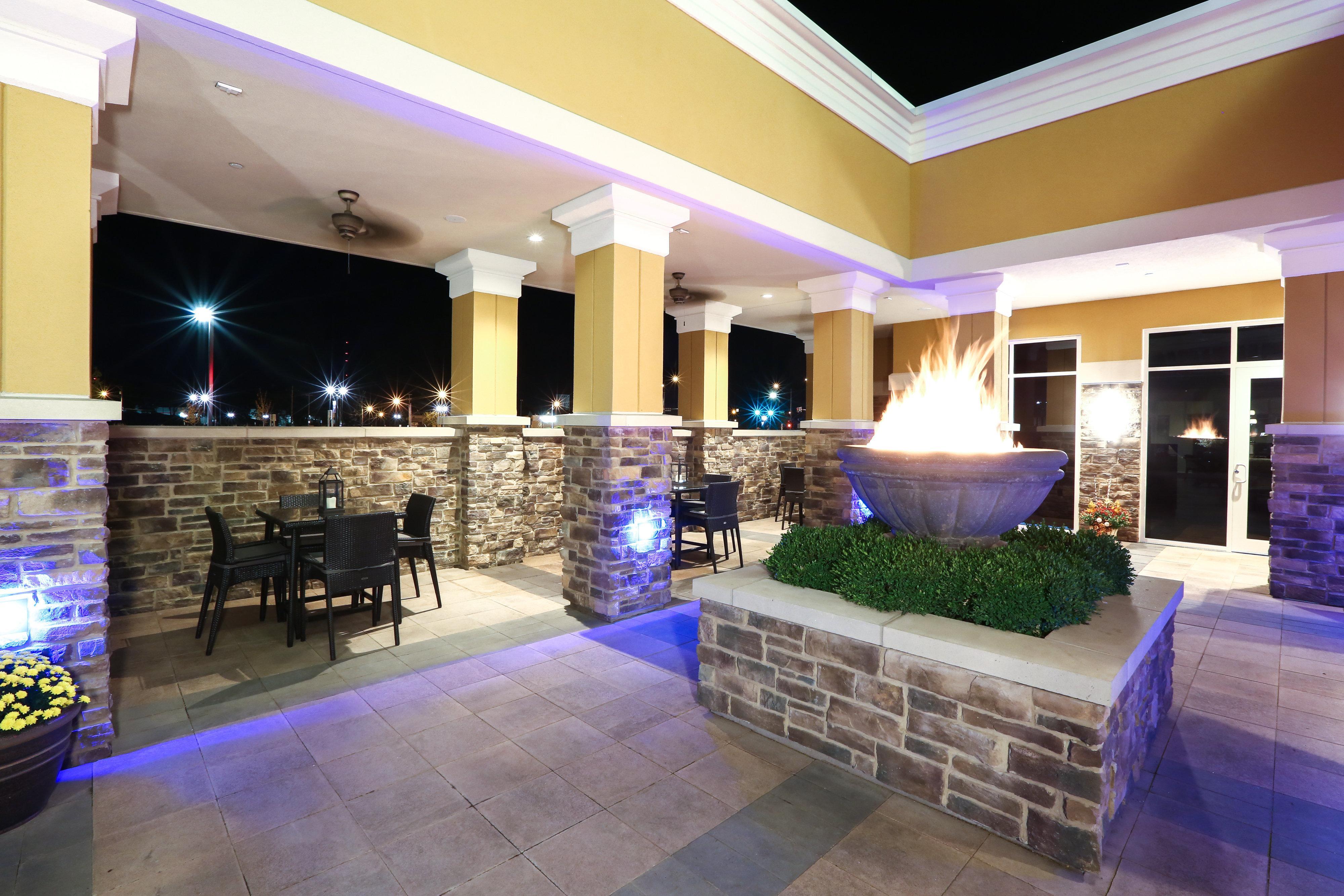Holiday Inn And Suites East Peoria By Ihg Εξωτερικό φωτογραφία