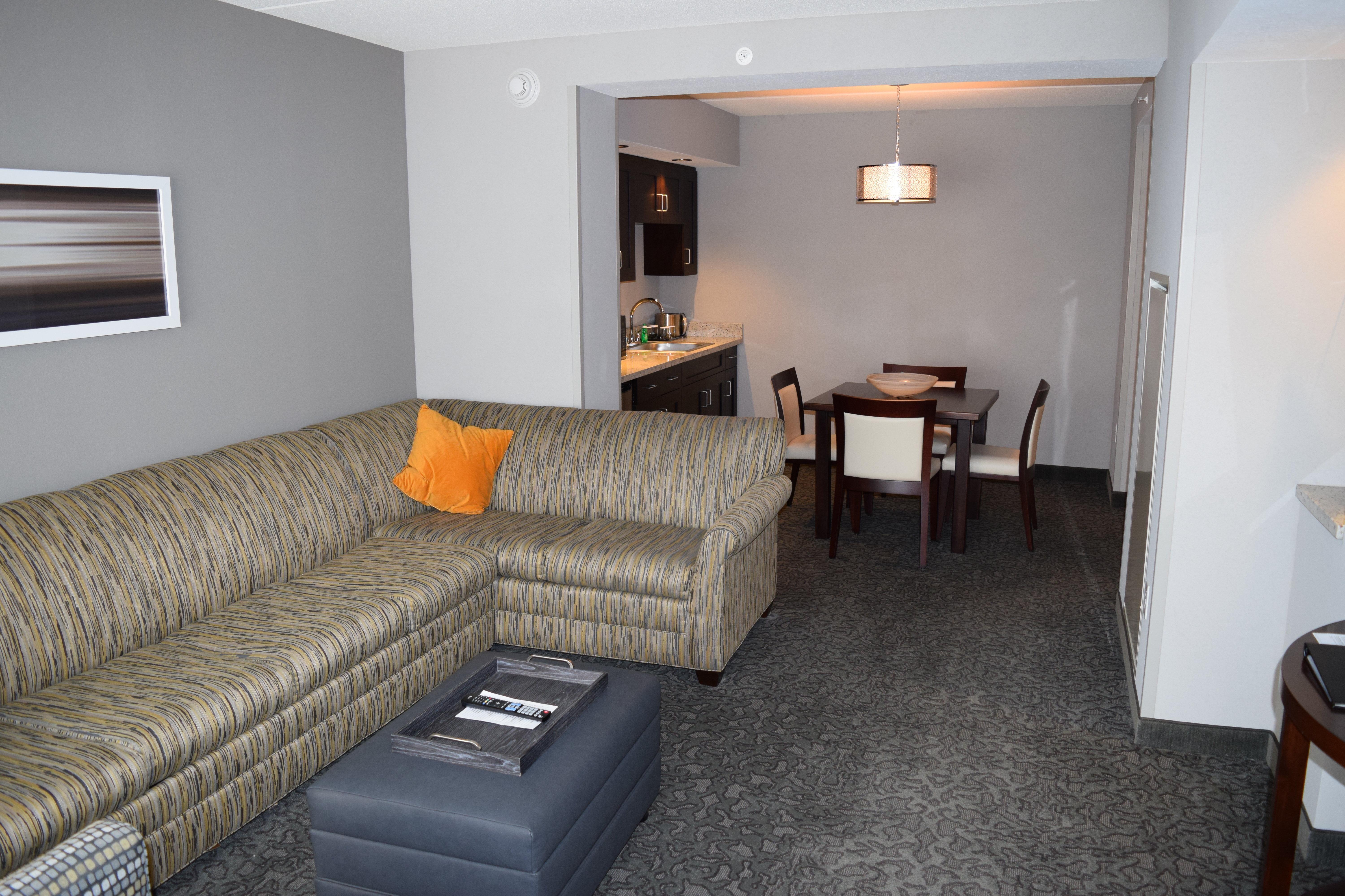 Holiday Inn And Suites East Peoria By Ihg Εξωτερικό φωτογραφία